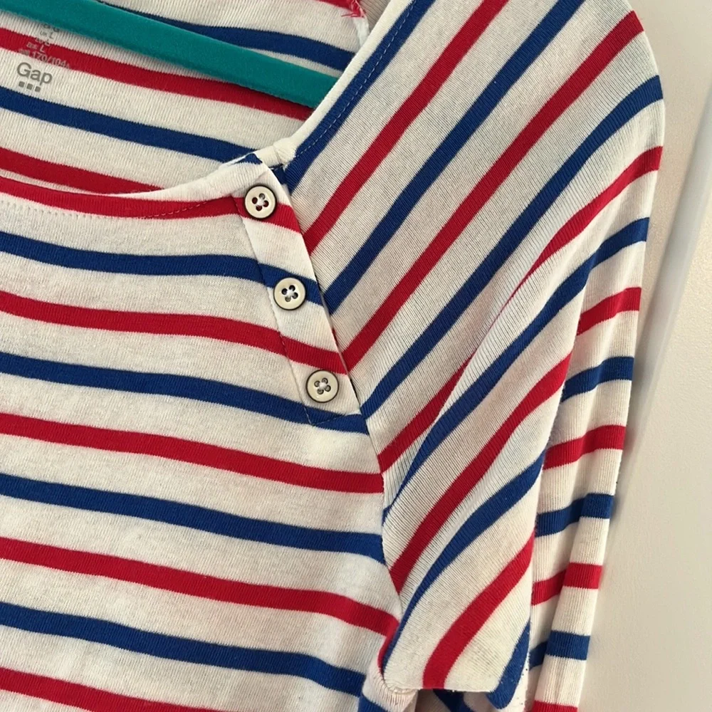 Gap favorite long sleeve t shirt